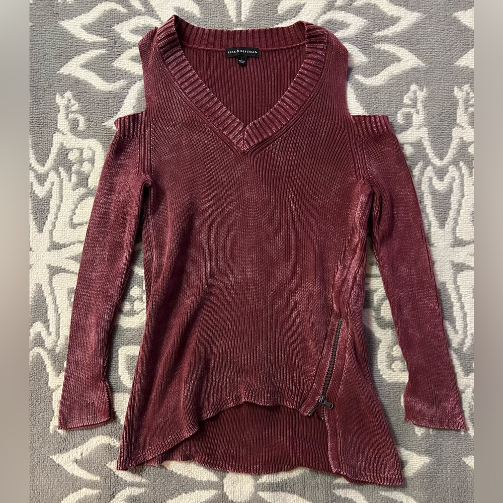 Rock & Republic Sweater Size L Cut-Out